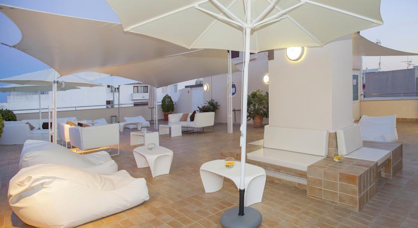Aparthotel Duquesa Playa Santa Eularia des Riu Ngoại thất bức ảnh