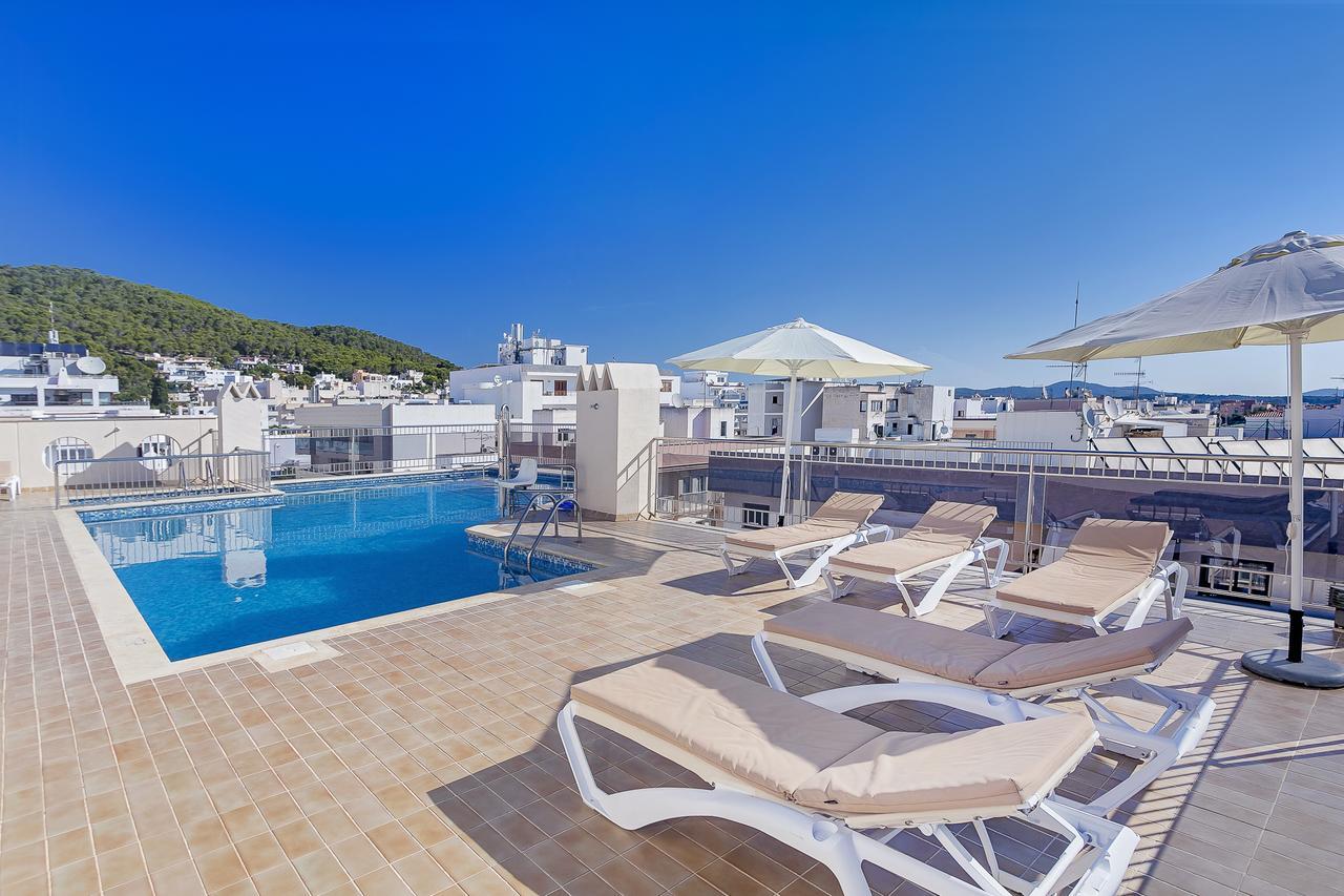 Aparthotel Duquesa Playa Santa Eularia des Riu Ngoại thất bức ảnh