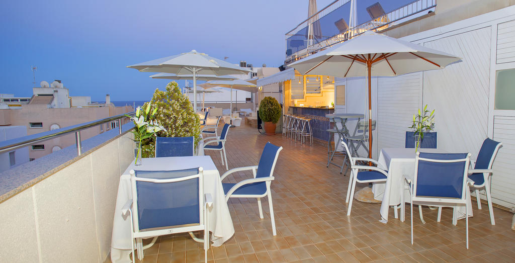 Aparthotel Duquesa Playa Santa Eularia des Riu Ngoại thất bức ảnh